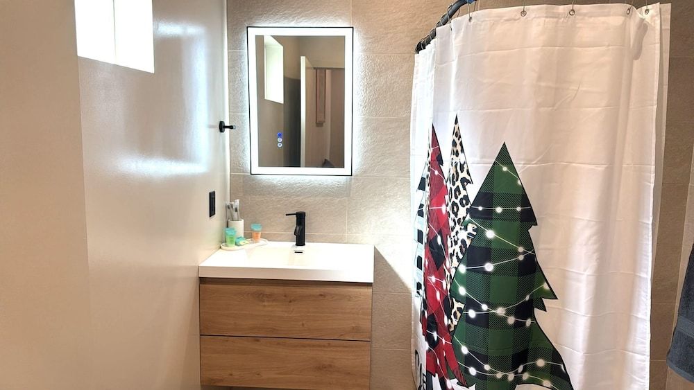 StaysPro - Cityscape Luxury Rental Homes in the Heart of Los Angeles Standard Apartment, 3 Bedrooms 8