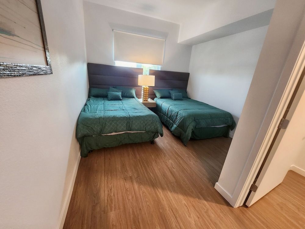 StaysPro - Cityscape Luxury Rental Homes in the Heart of Los Angeles Premier Apartment, 2 Bedrooms 4