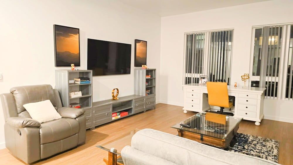 StaysPro - Cityscape Luxury Rental Homes in the Heart of Los Angeles Classic Apartment, 2 Bedrooms 5