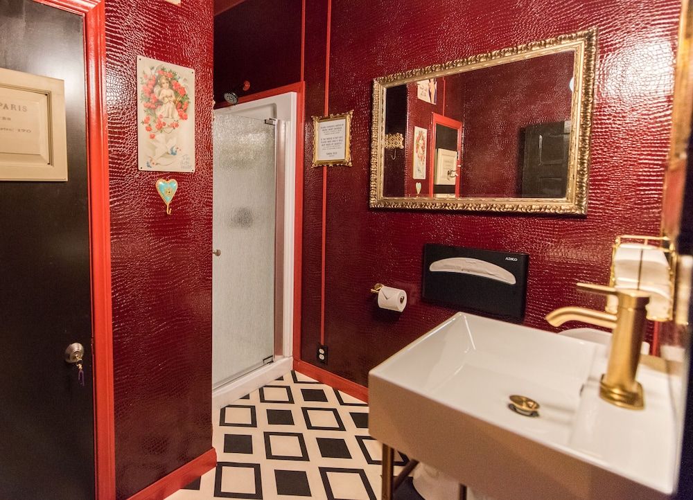 The Rosemary Silverlake 1 Double Bed, Shared Bathroom 12