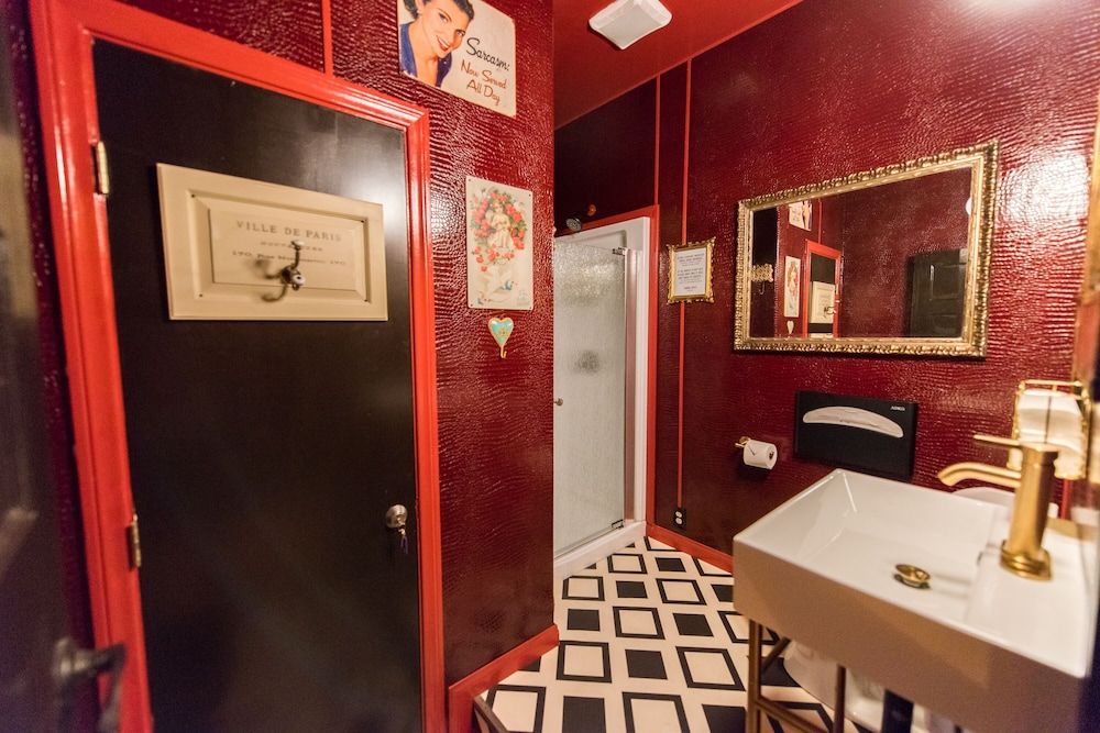 The Rosemary Silverlake 1 Double Bed, Shared Bathroom 17