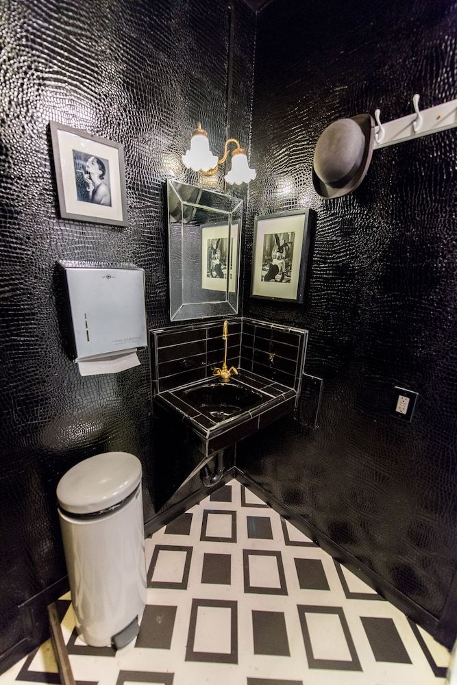 The Rosemary Silverlake 1 Double Bed, Shared Bathroom 16