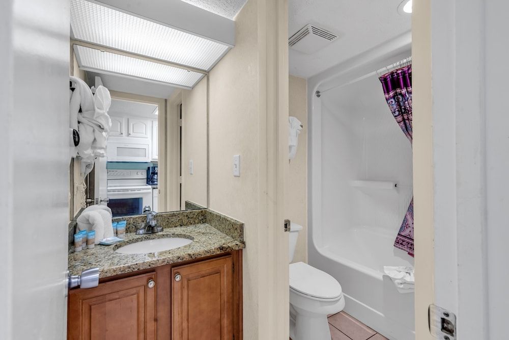 Breakers Sailfish Condos by Hosteeva Premium Condo, 1 Bedroom, Pool View, Oceanfront 17
