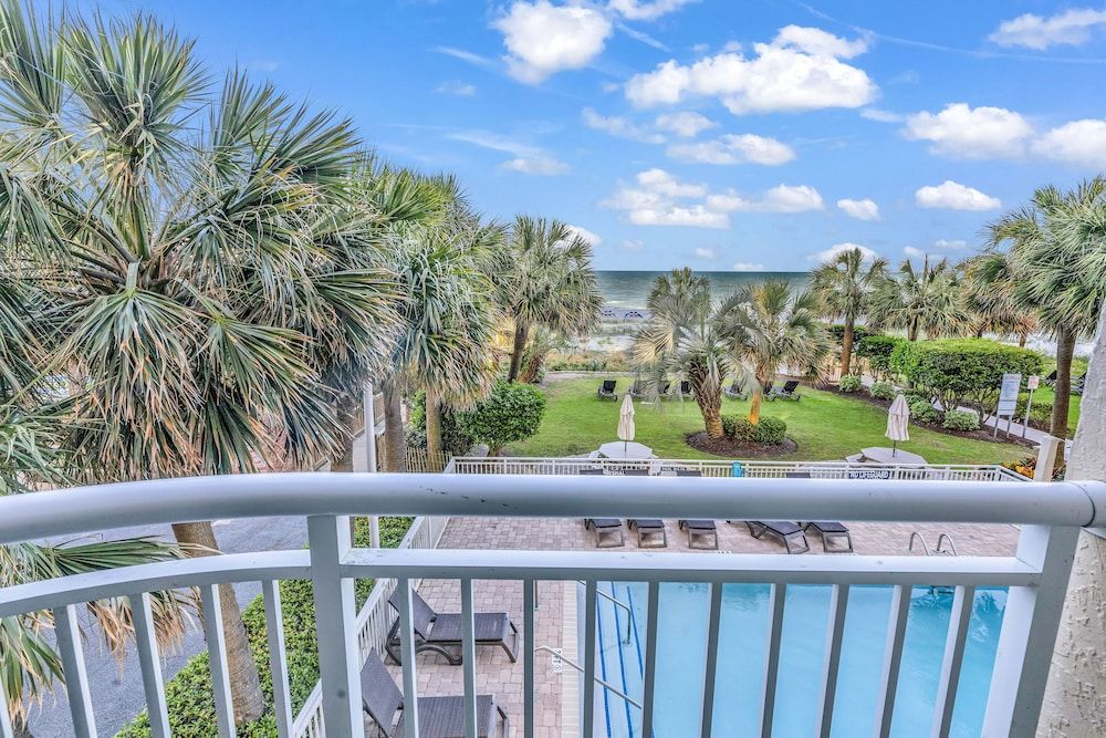 Breakers Sailfish Condos by Hosteeva Premium Condo, 1 Bedroom, Pool View, Oceanfront 14