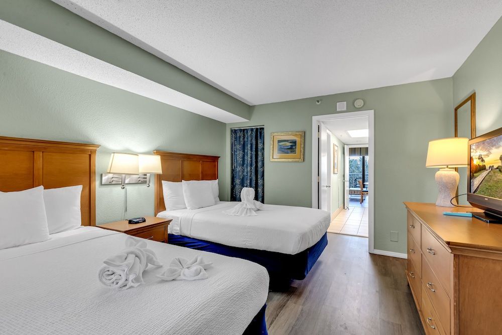 Breakers Sailfish Condos by Hosteeva Premium Condo, 1 Bedroom, Pool View, Oceanfront 5