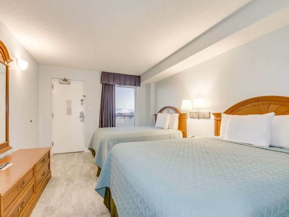 Signature Condo, 1 Bedroom, Balcony, Beachfront