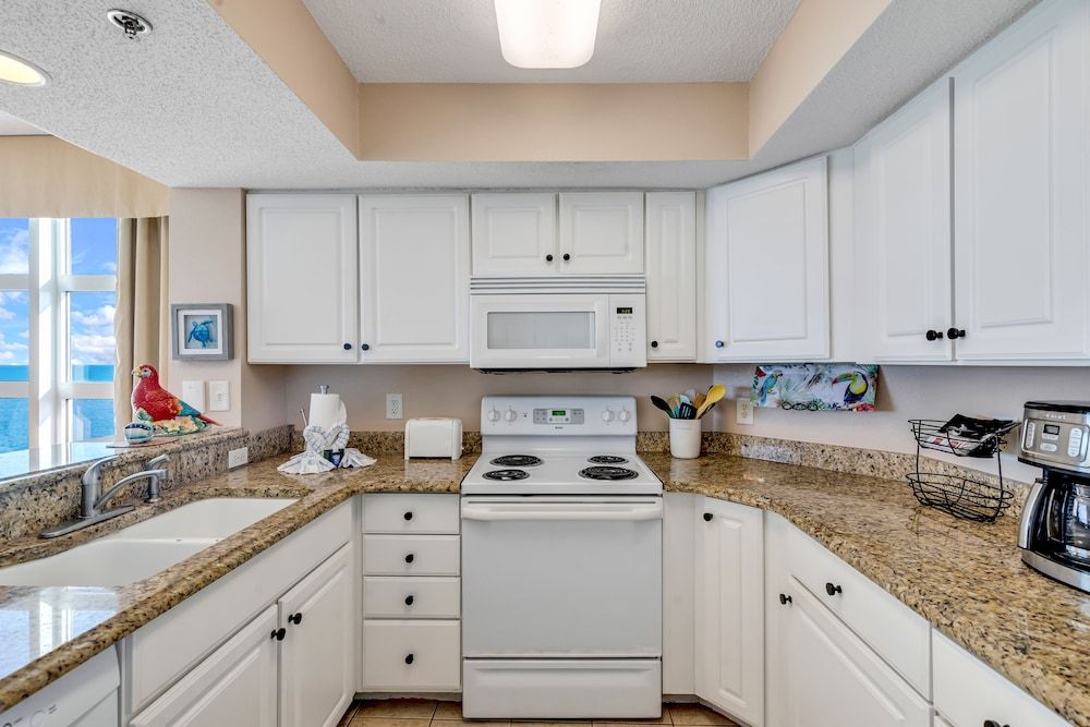 Carolinian Corner Gem Views