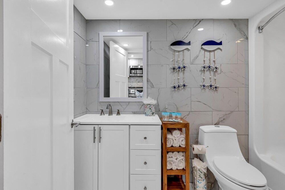 Breakers Tower 1BR Oceanfront Condo Signature Condo, 1 Bedroom, Balcony, Ocean View 24