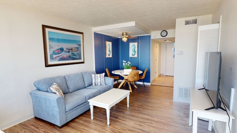 Willow Bay Resort 1 Bedroom Suite with Kitchen, Oceanfront 6