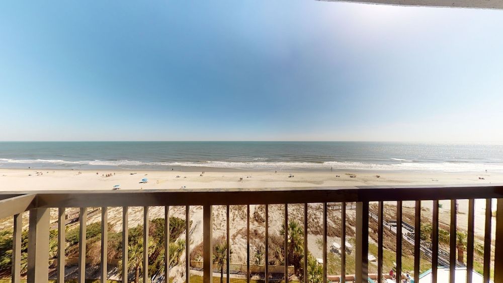 Willow Bay Resort 2 Bedroom Suite with Kitchen, Oceanfront 3