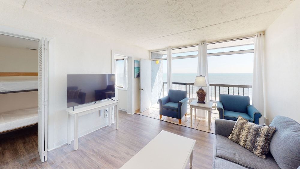 Willow Bay Resort 1 Bedroom Suite with Kitchen, Oceanfront 5