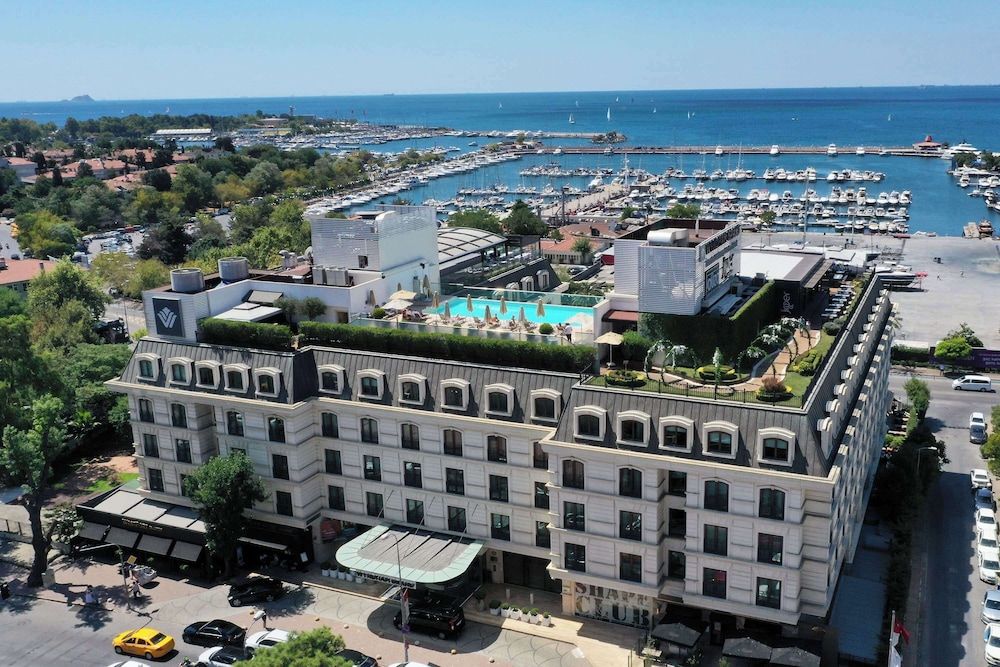 undefined Wyndham Grand Istanbul Kalamis Marina Hotel