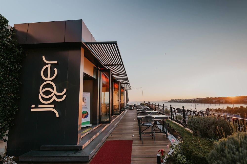 undefined Wyndham Grand Istanbul Kalamis Marina Hotel 5
