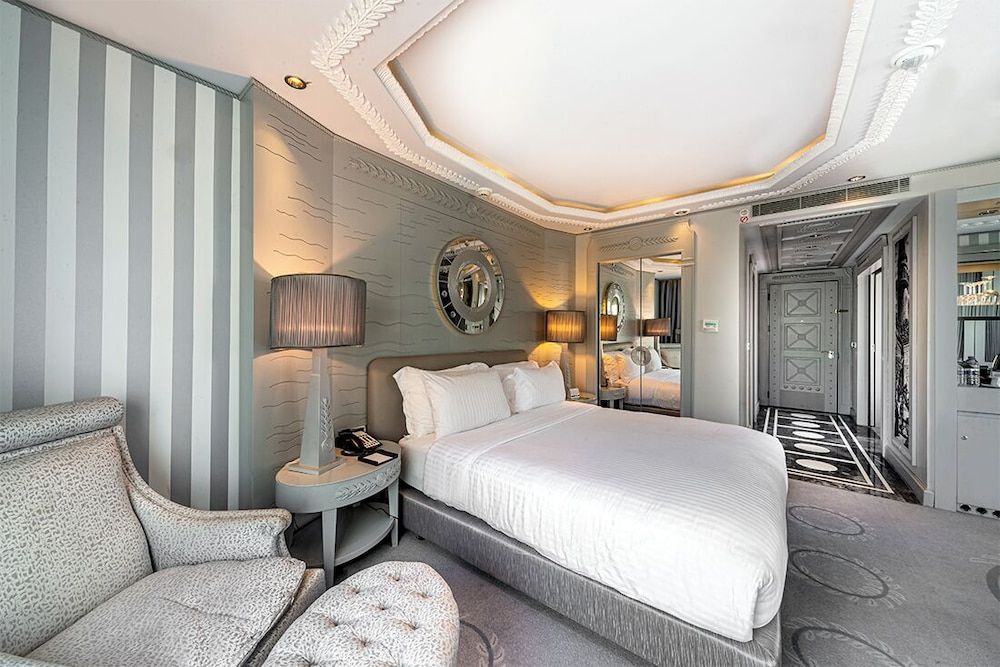 Wyndham Grand Istanbul Kalamis Marina Hotel Deluxe Room, 1 King Bed, City View 3