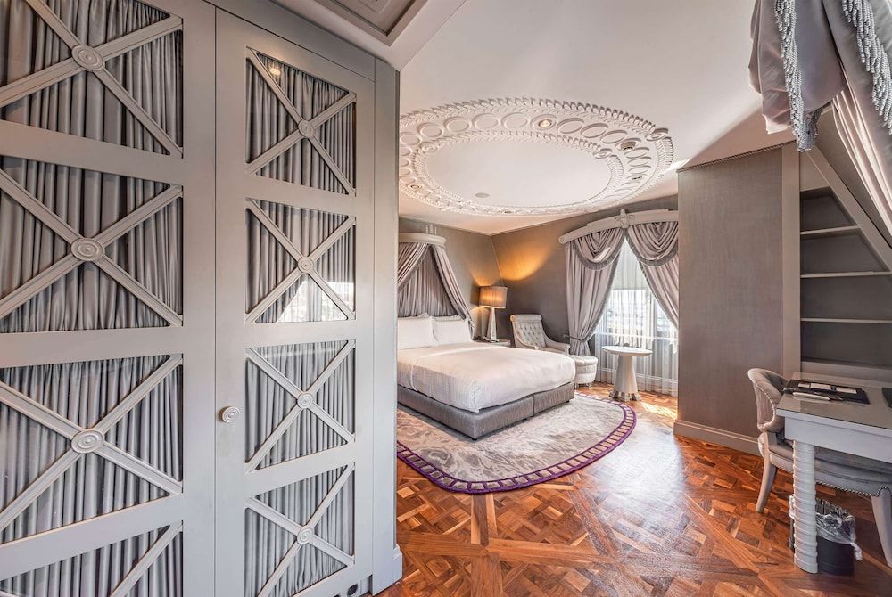 Wyndham Grand Istanbul Kalamis Marina Hotel