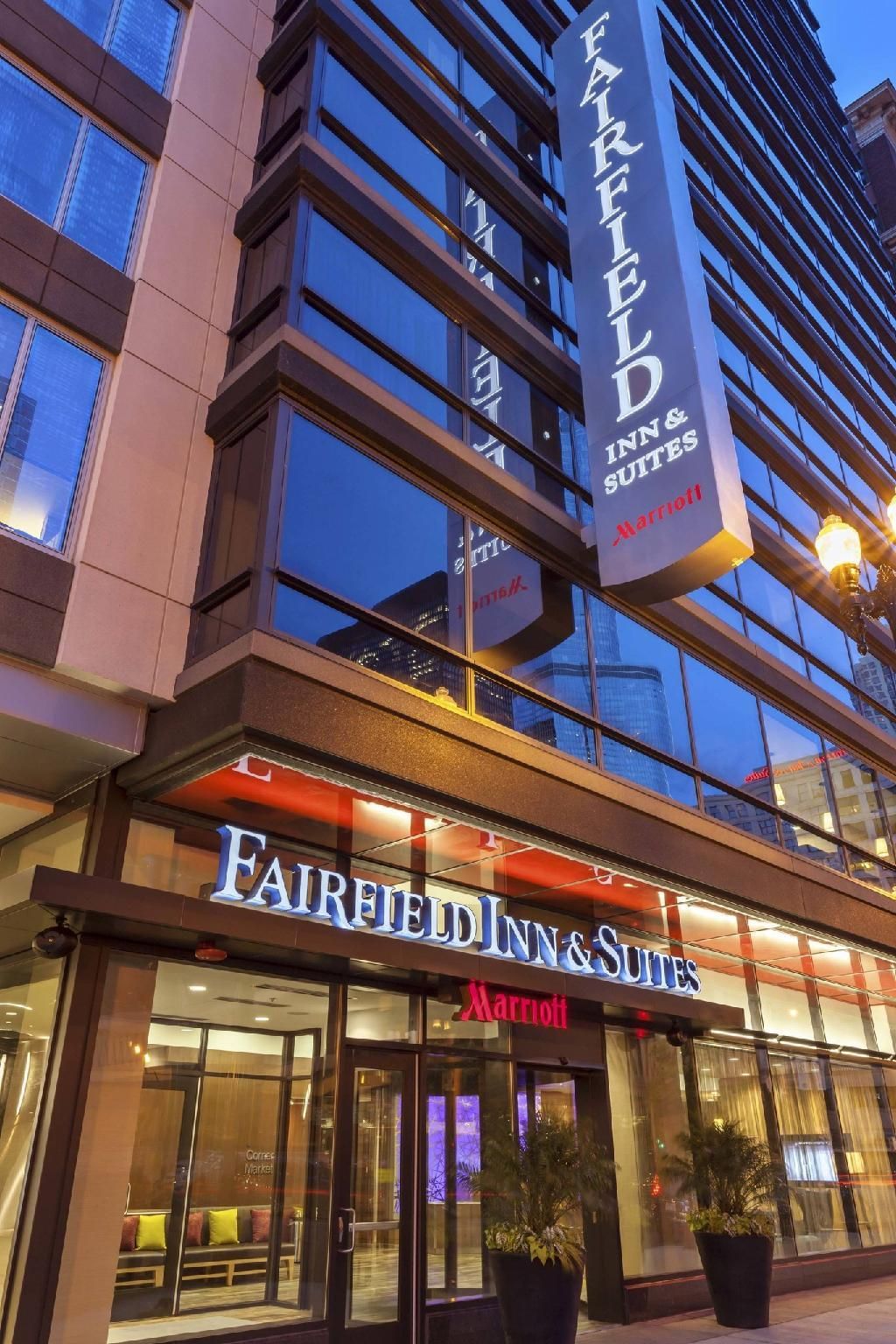 undefined Fairfield Inn & Suites Chicago Downtown/River North 4