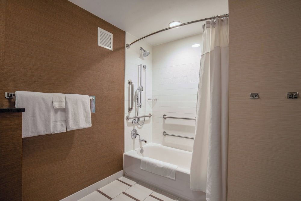 undefined Fairfield Inn & Suites Chicago Downtown/River North 10