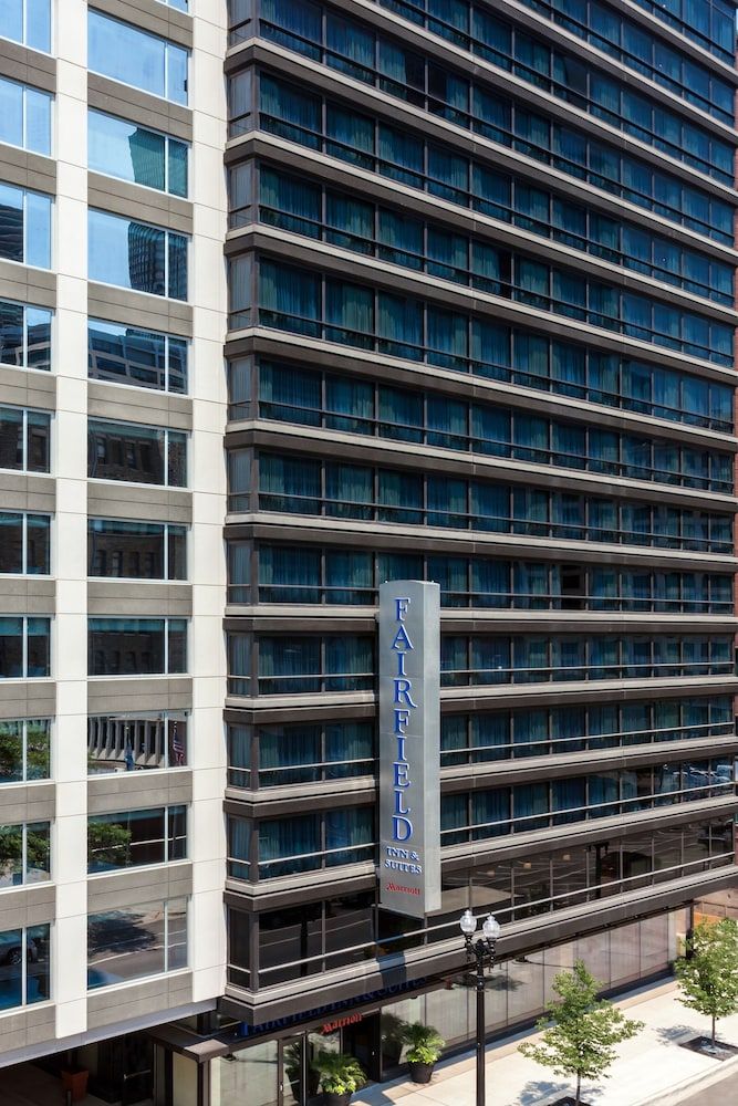undefined Fairfield Inn & Suites Chicago Downtown/River North 3
