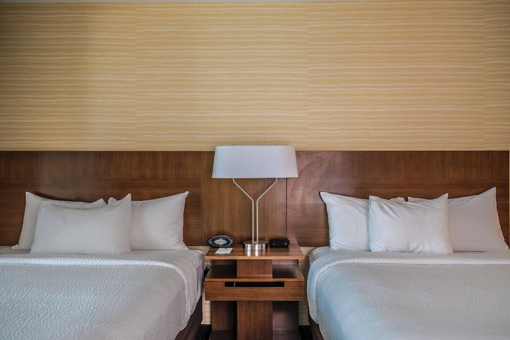 undefined Fairfield Inn & Suites Chicago Downtown/River North 3