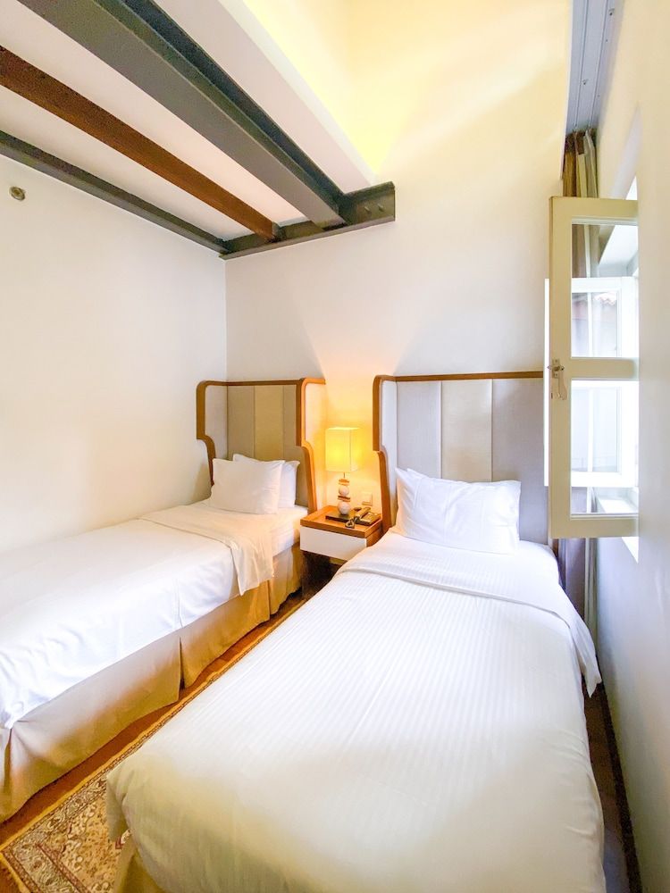 The Sultan Standard Twin Room 3