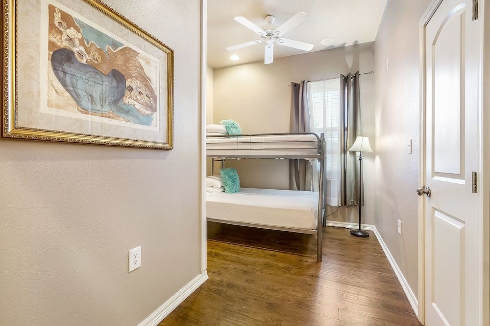 Signature Condo, 3 Bedrooms