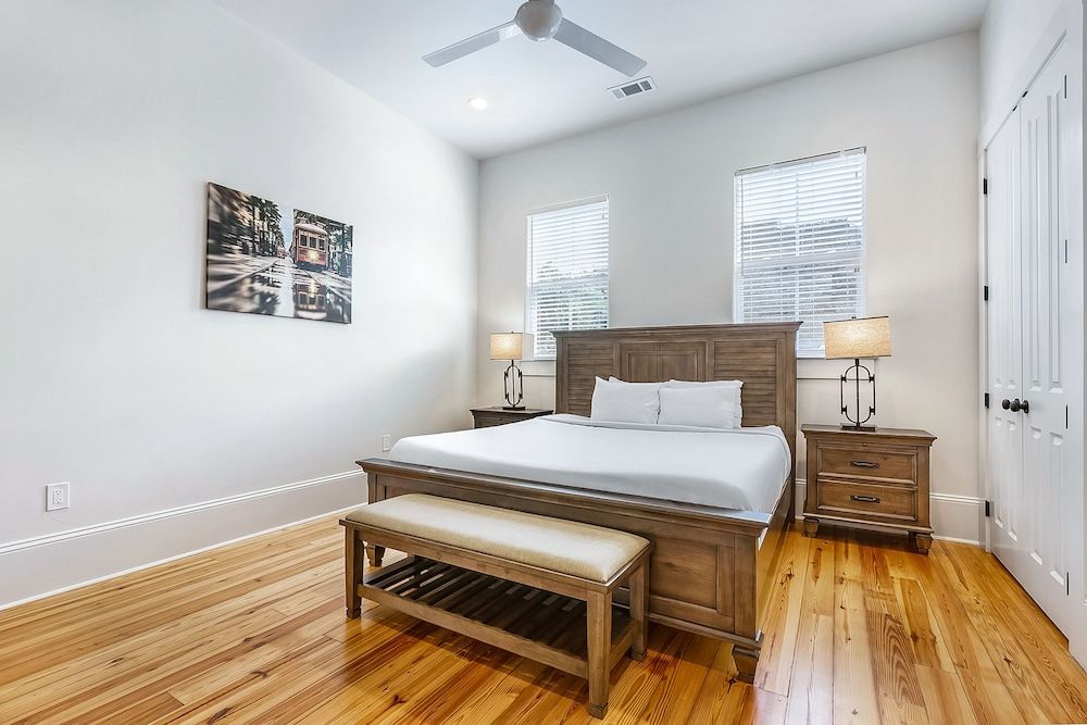 Luxury Condo, 3 Bedrooms, Pool Access, Courtyard Area