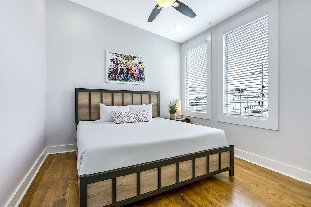 Signature Condo, 4 Bedrooms, Balcony