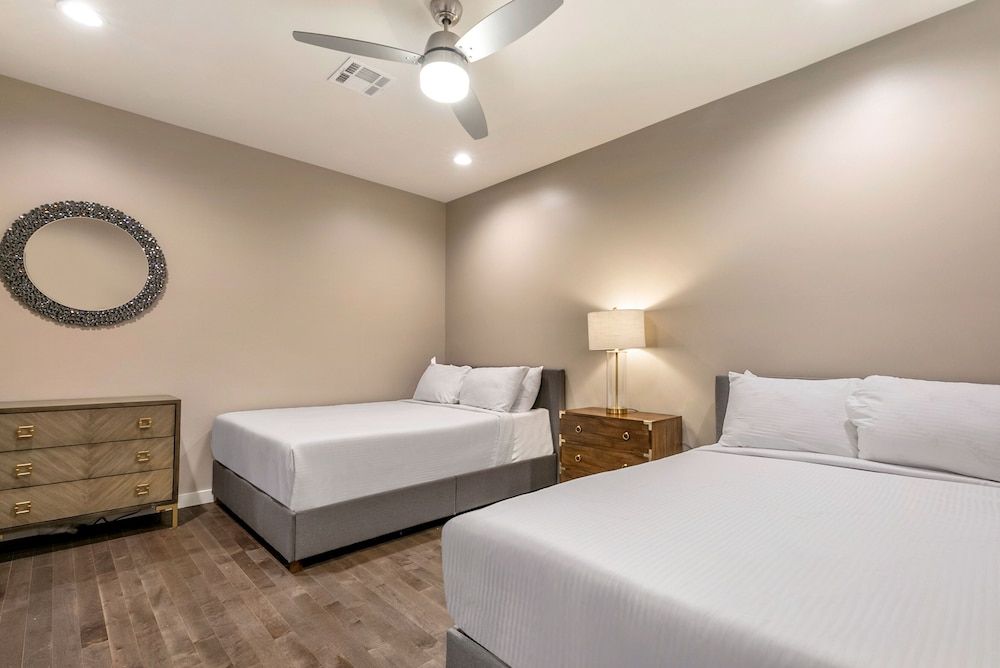 Superior Townhome, 4 Bedrooms, Balcony
