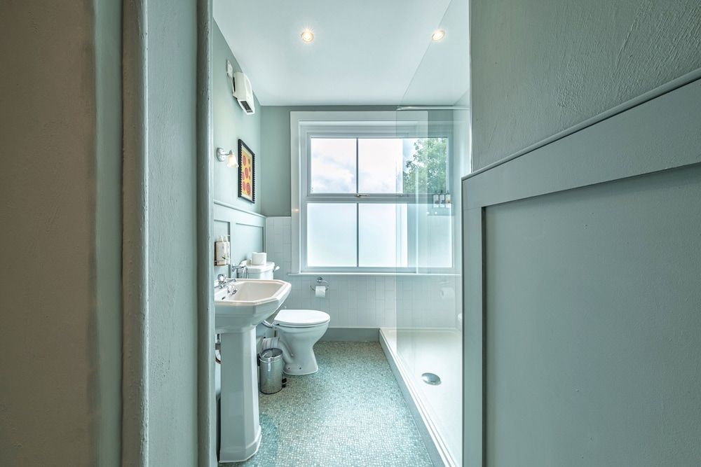 The Feathers Holt Superior Double Room, Annex Building (Lawns Rooms 2min walk on Station Rd) 6