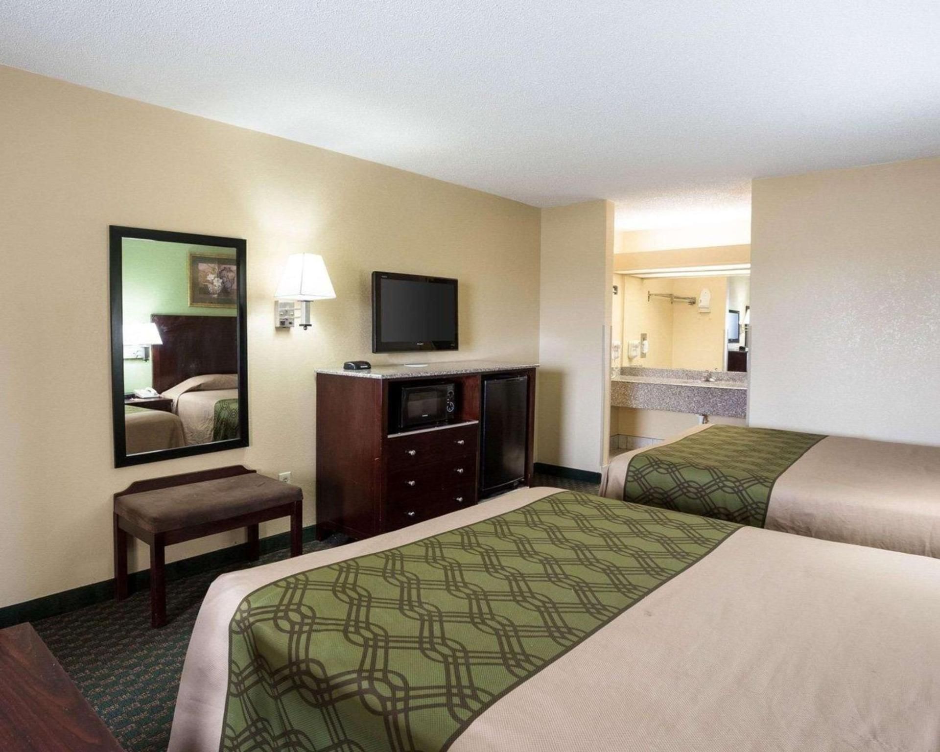 Queen Room with Two Queen Beds - Accessible/Non-Smoking