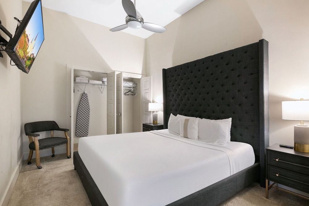 Luxury Condo, 1 Bedroom