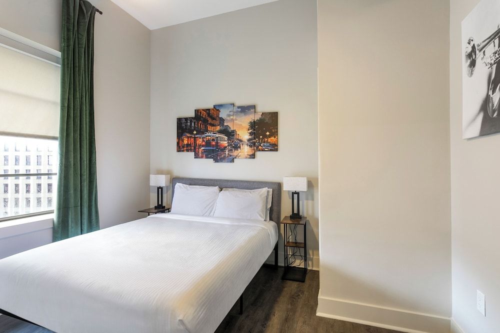 Luxury Condo, Multiple Beds