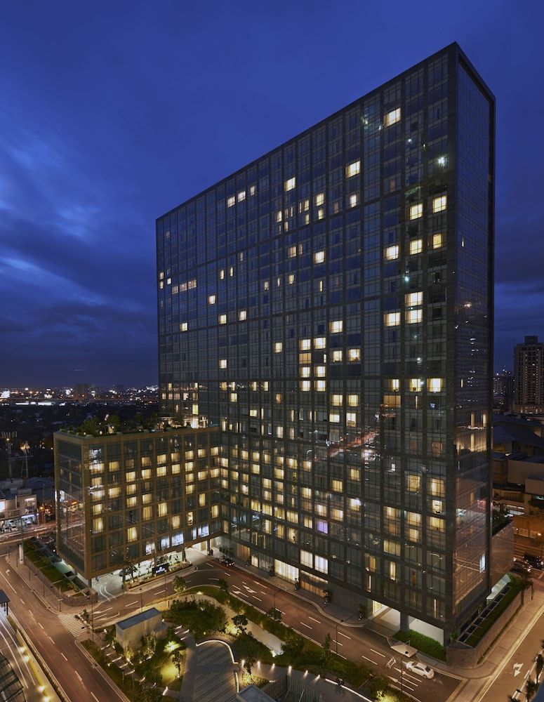 undefined Fairmont Makati 8