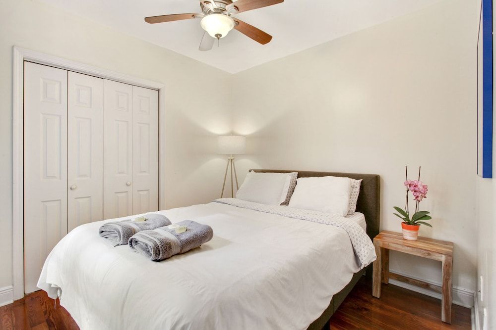 Beautiful 1850s Flat on Magazine Street