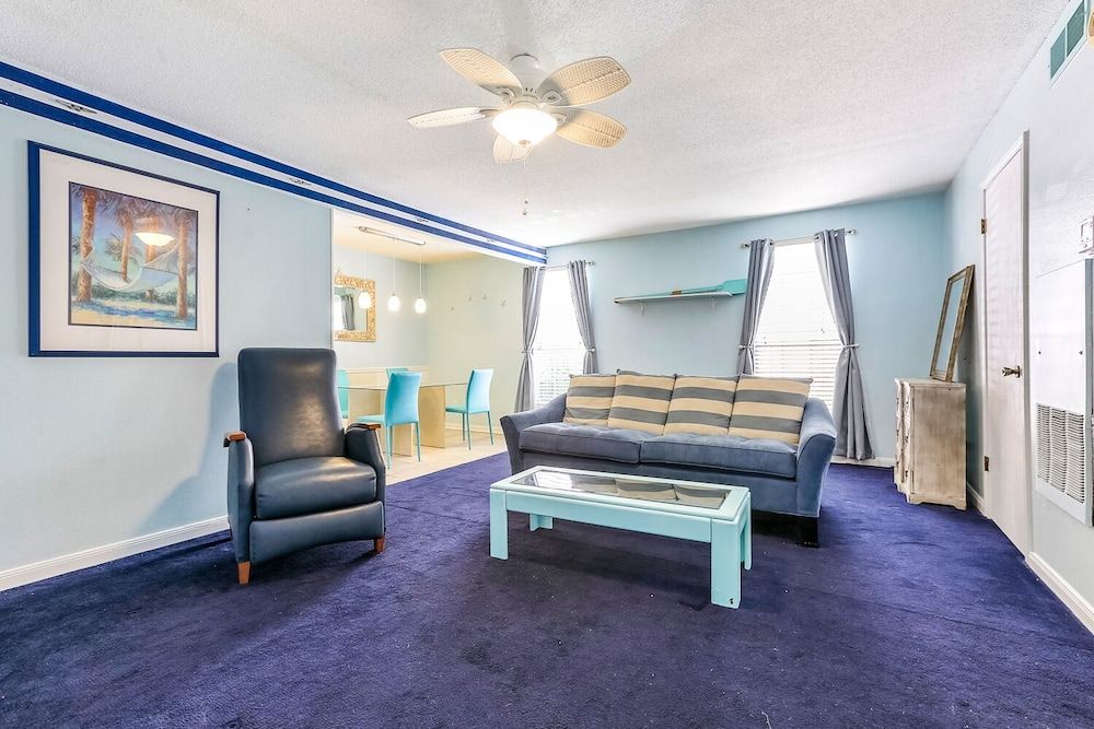 Comfort Suite, 1 King Bed with Sofa bed, Non Smoking