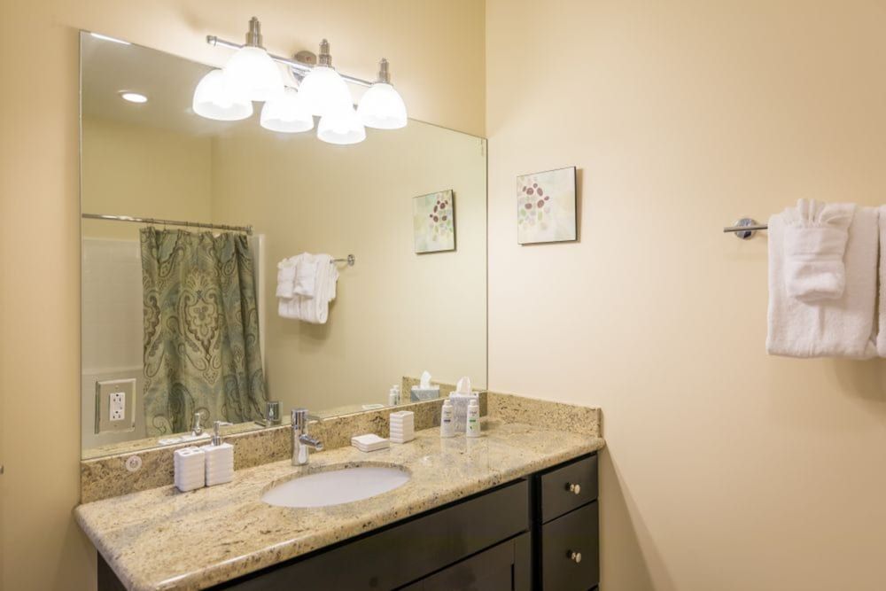 Merchant Lofts Luxury Penthouse, 1 Bedroom, City View 11