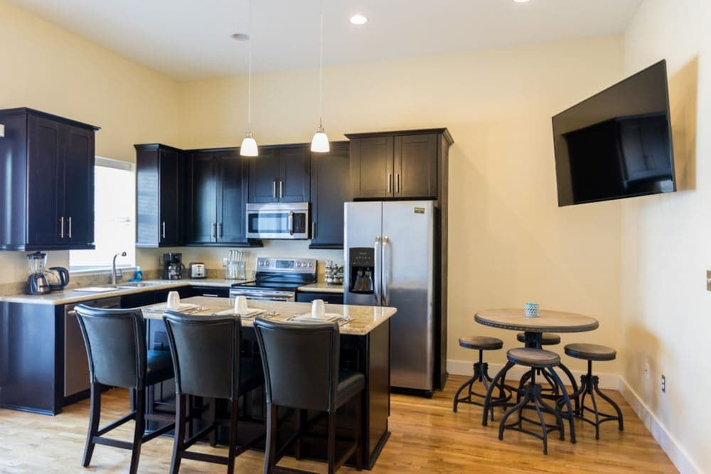 Merchant Lofts Luxury Penthouse, 1 Bedroom, City View 4