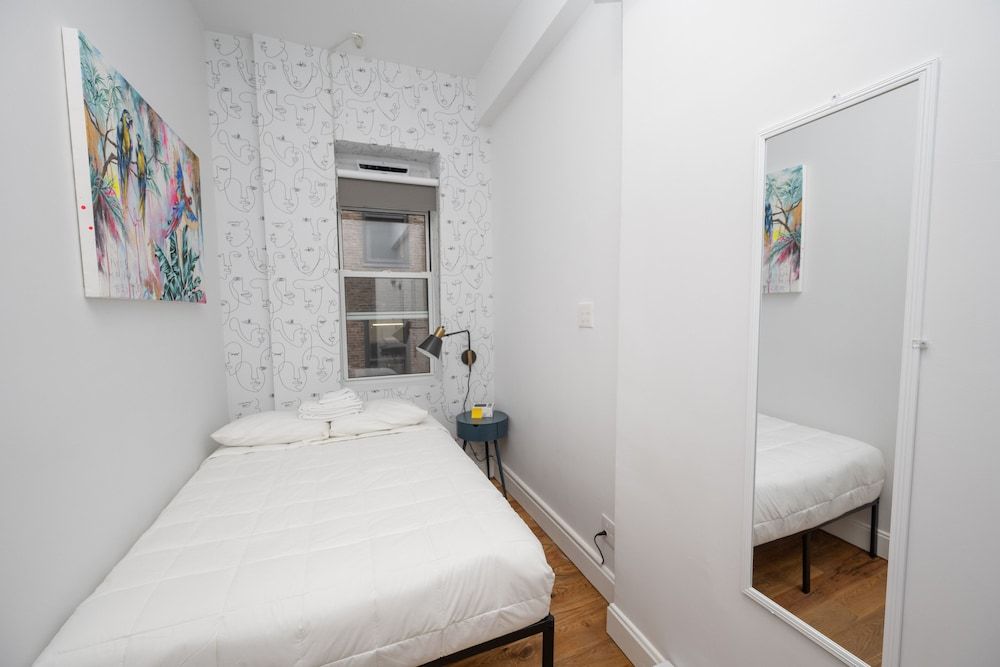 The Flat NYC Queen Room - Shared Bathroom