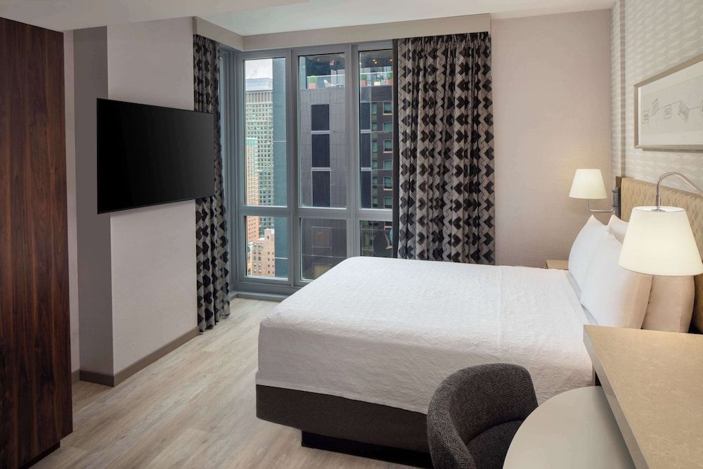 Studio, 1 Queen Bed (Landmark View)