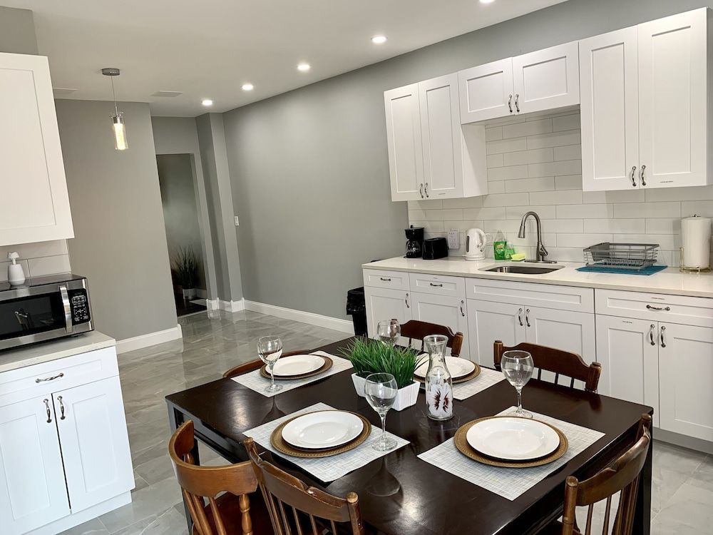 undefined The Wheel of Fortune Duplex-8BR Parking 4