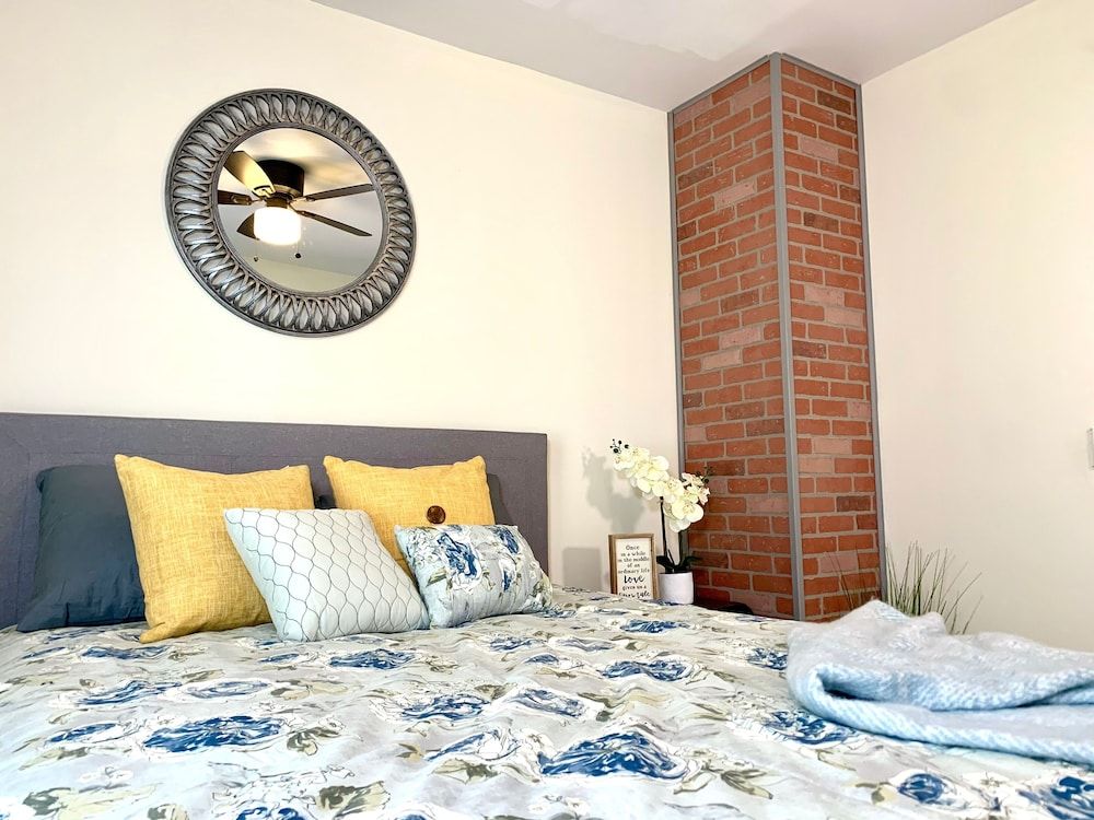 The Hennepin House-Private Yard &Parking