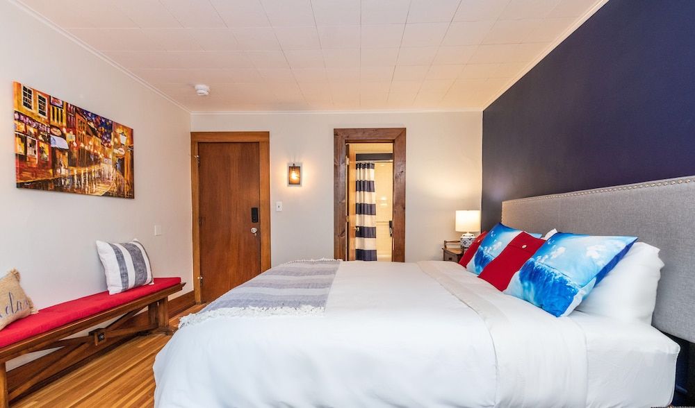 The Butler House B&B Falls Room