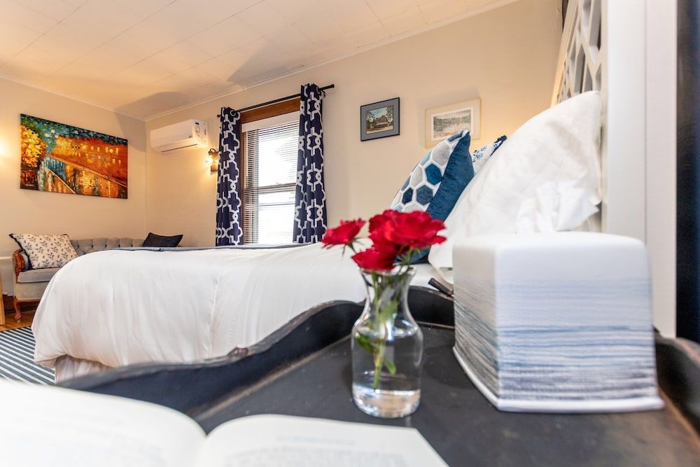 The Butler House B&B Blue Lights Room 3