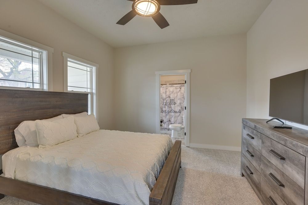 undefined Omaha Historic Home Rental w/ Modern Interior! 10