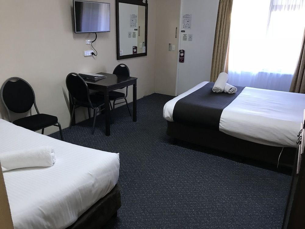 Room, Connecting Rooms