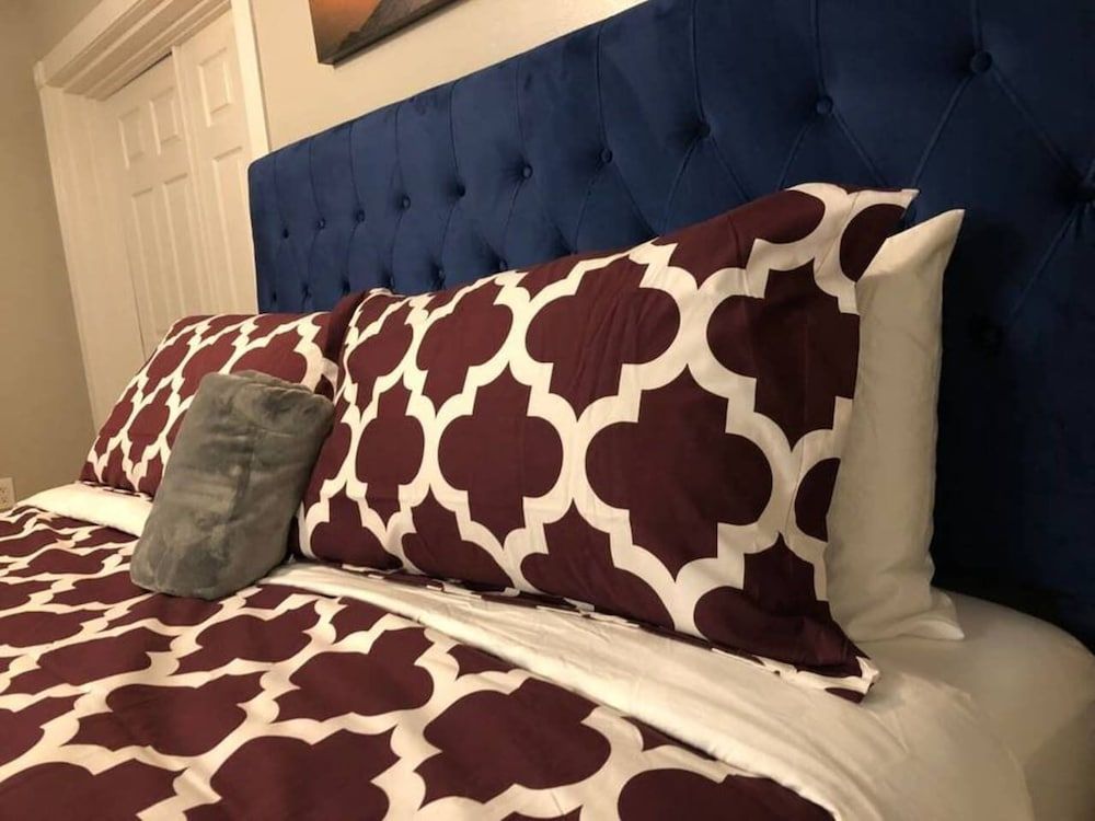 undefined 6149 Sandcrest · Next TO Universal. 8 Beds. Pool. Very Clean 3