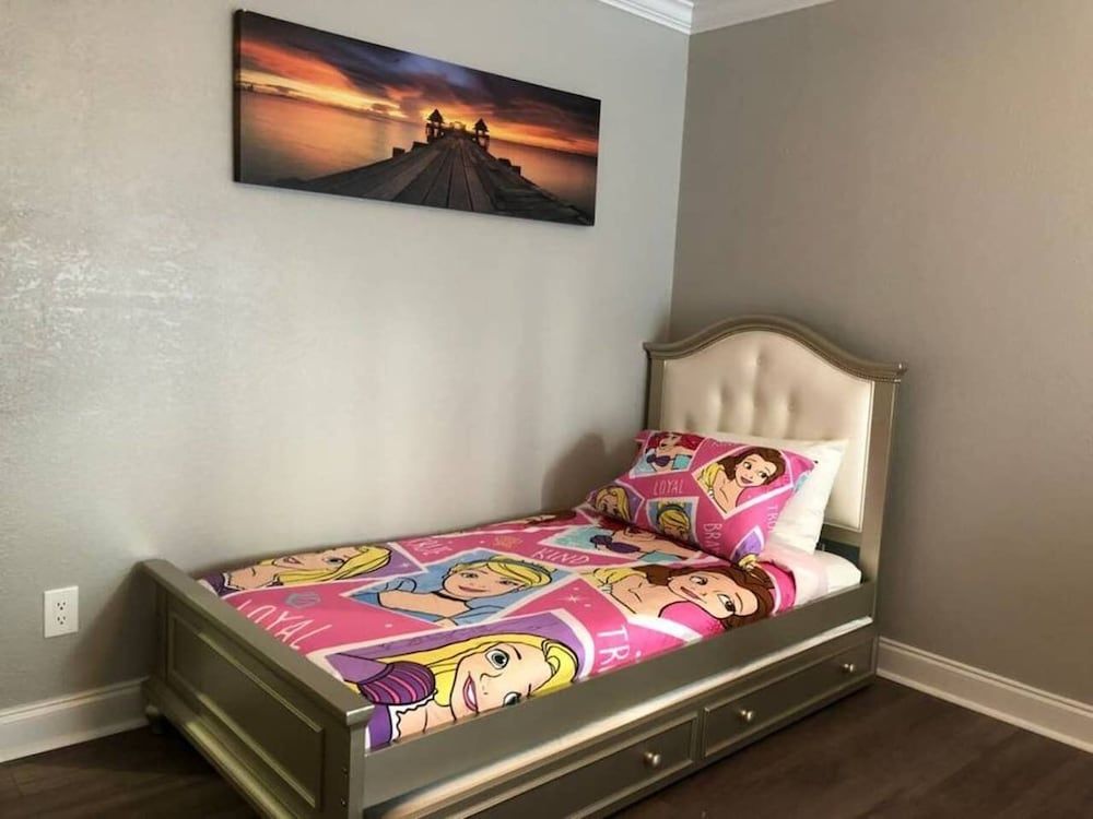 undefined 6151 Sandcrest · Next to Universal. Pool Sleep 9. Walk to Park 6