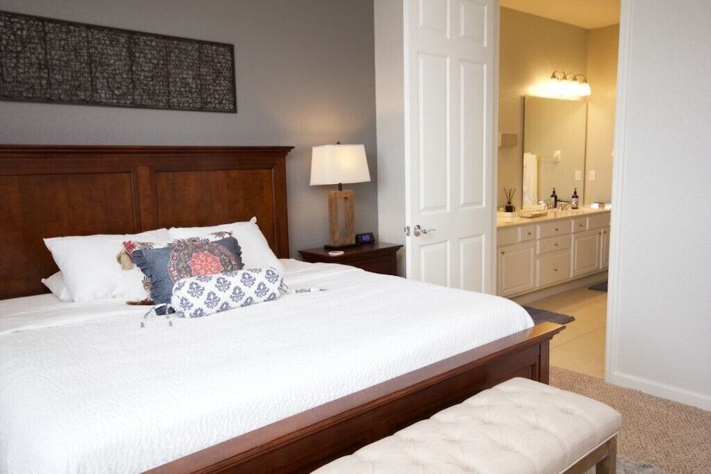 undefined Vista Cay Dream 3 Bedroom Home by RedAwning 8