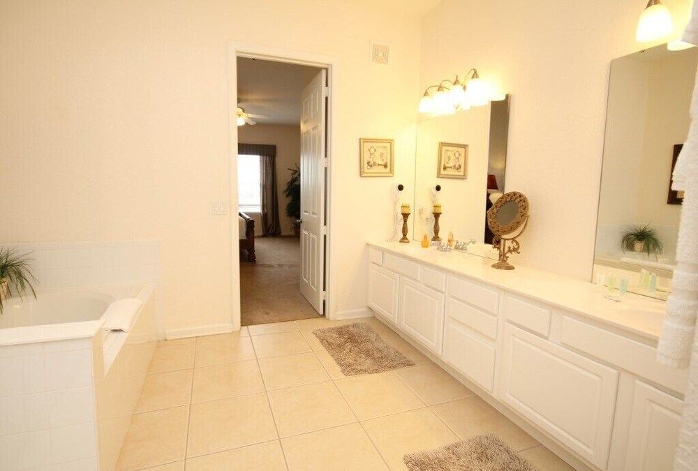 Pool View Penthouse - New! 3 Bedroom Home by RedAwning House, 3 Bedrooms 24