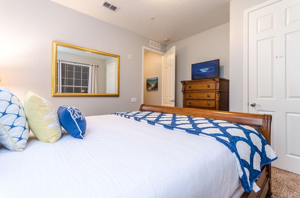 Tropical Breeze Apartment (3 Bedrooms)